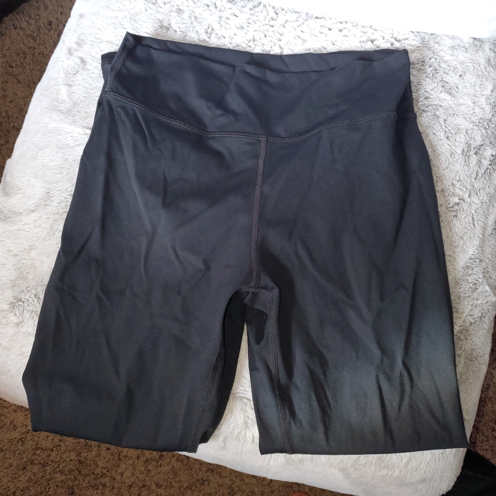 Black brilliant scrunchy what highrise 7/8 24"